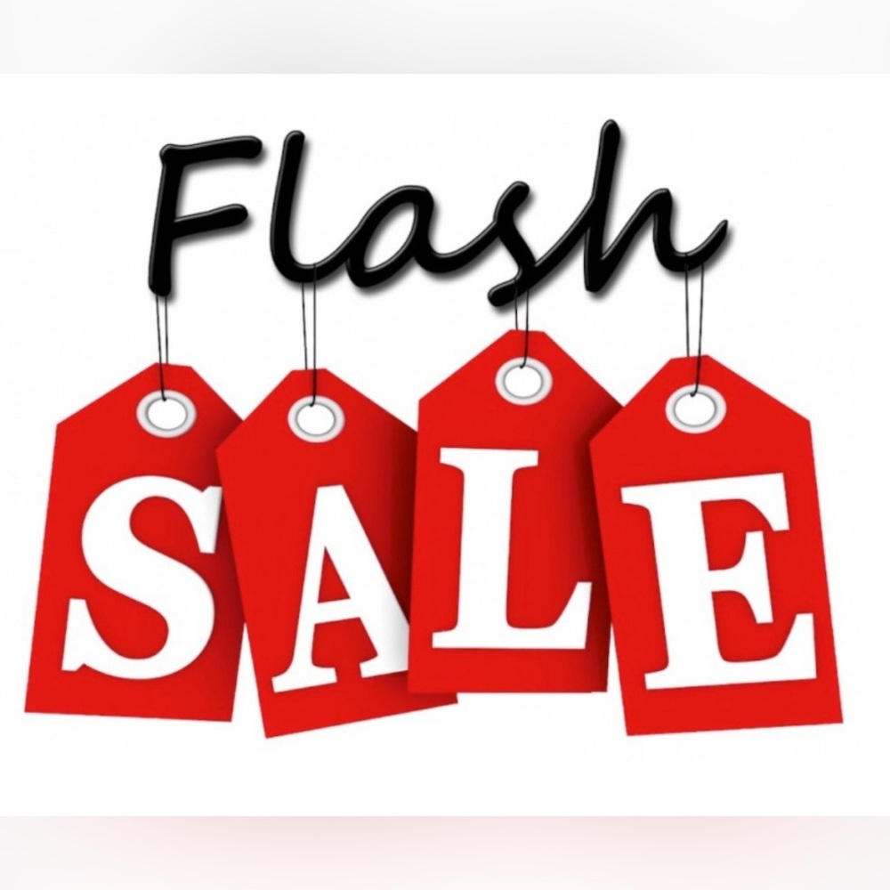 Flash Sale 🤗🥳 come take a look around my closet.